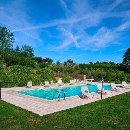 Cascina Papa Mora Alloggio per agriturismo Cellarengo