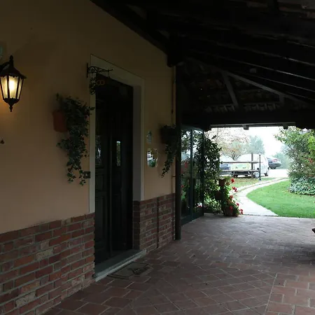 Фермерский дом Cascina Papa Mora